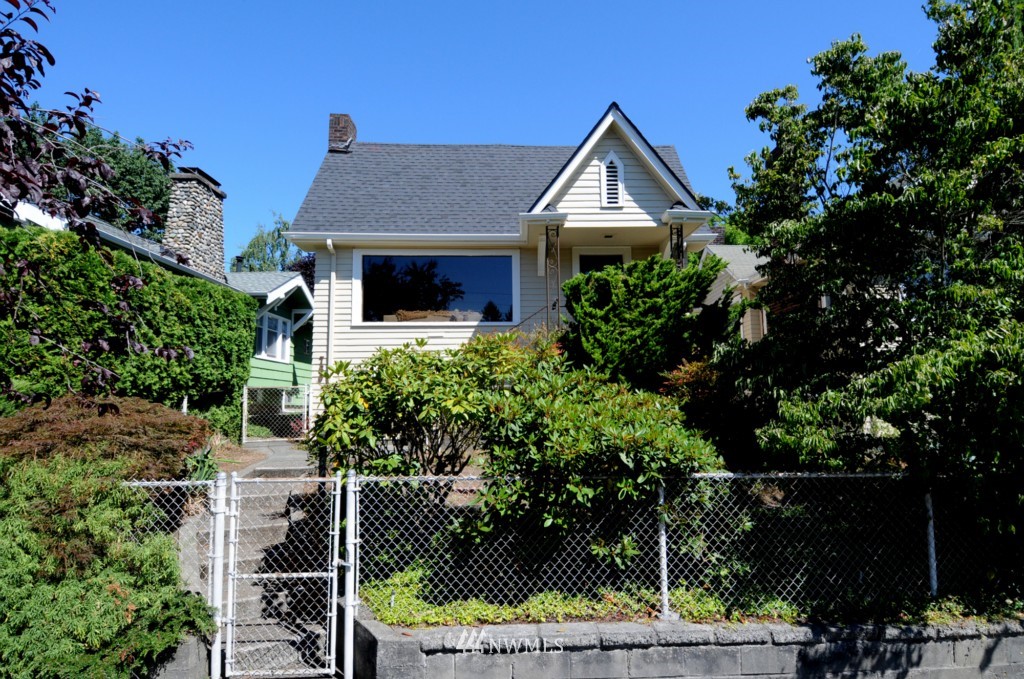760 North 75th Street Seattle, WA 98103 - Photo 1 of 25