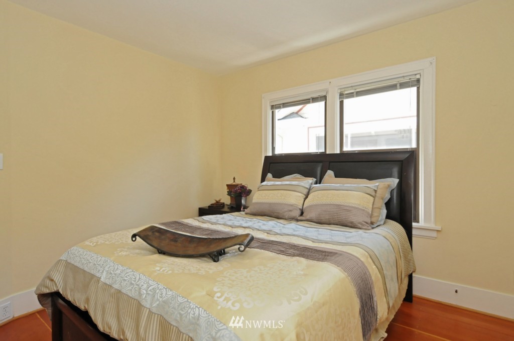 760 North 75th Street Seattle, WA 98103 - Photo 14 of 25
