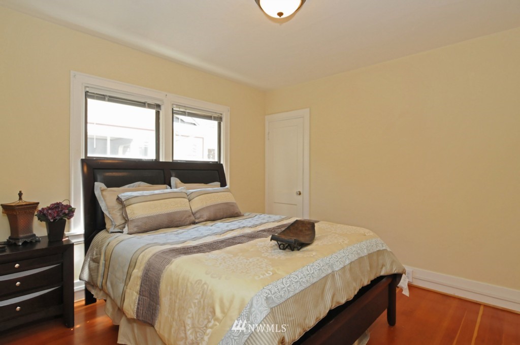 760 North 75th Street Seattle, WA 98103 - Photo 15 of 25
