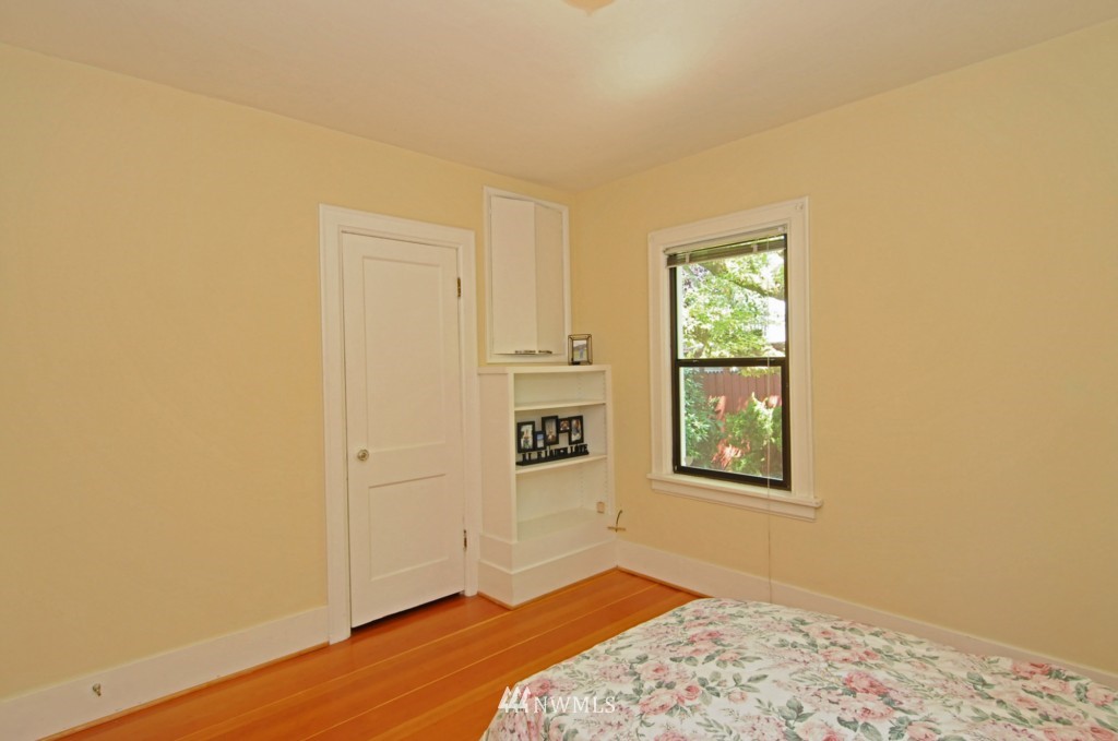 760 North 75th Street Seattle, WA 98103 - Photo 16 of 25