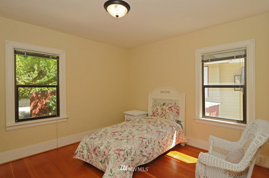 760 North 75th Street Seattle, WA 98103 - Photo 17 of 25
