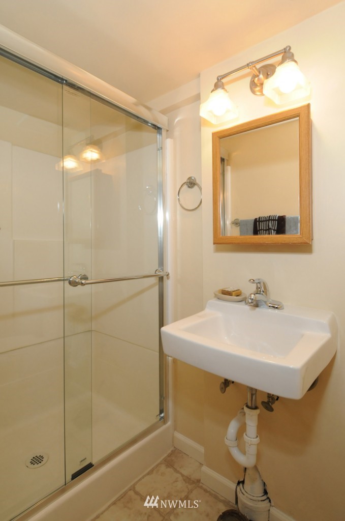 760 North 75th Street Seattle, WA 98103 - Photo 19 of 25