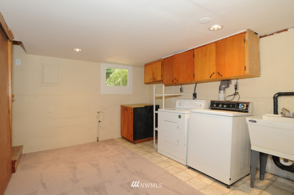 760 North 75th Street Seattle, WA 98103 - Photo 23 of 25