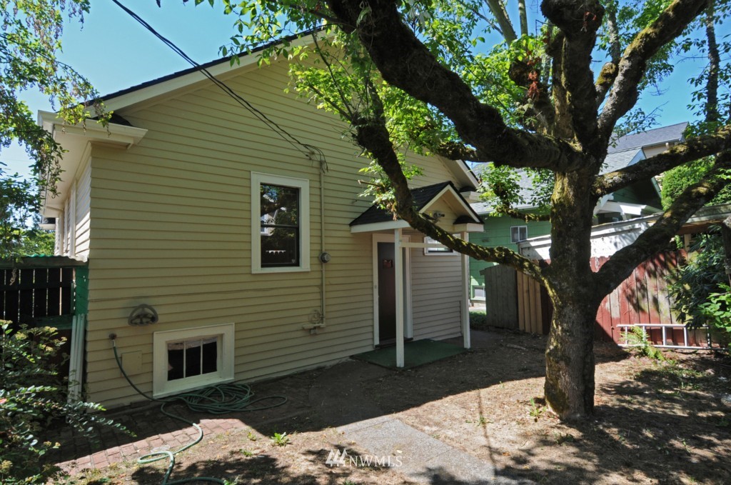 760 North 75th Street Seattle, WA 98103 - Photo 24 of 25