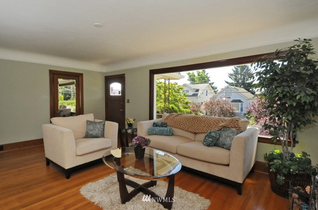 760 North 75th Street Seattle, WA 98103 - Photo 5 of 25