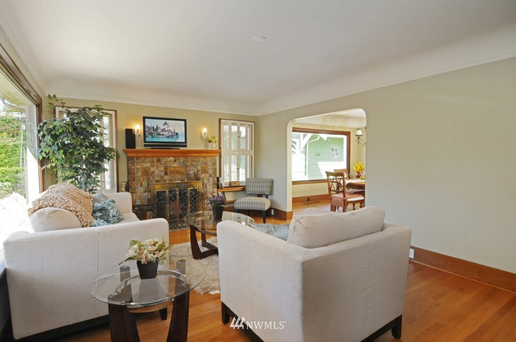 760 North 75th Street Seattle, WA 98103 - Photo 6 of 25
