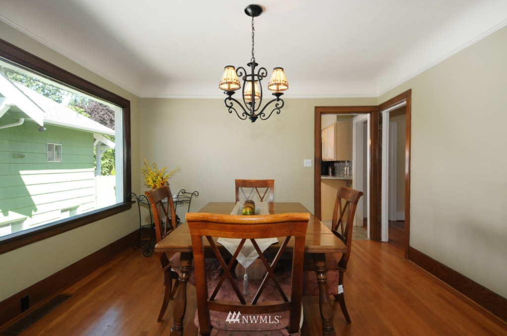 760 North 75th Street Seattle, WA 98103 - Photo 8 of 25