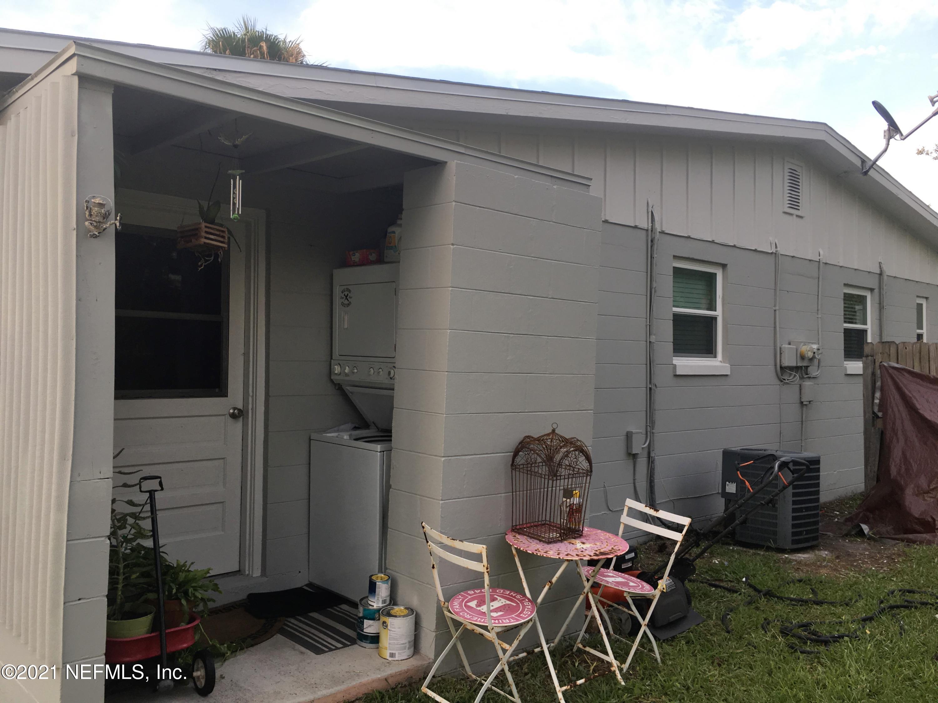 698 Kestner Road Atlantic Beach, FL 32233 - Photo 3 of 8