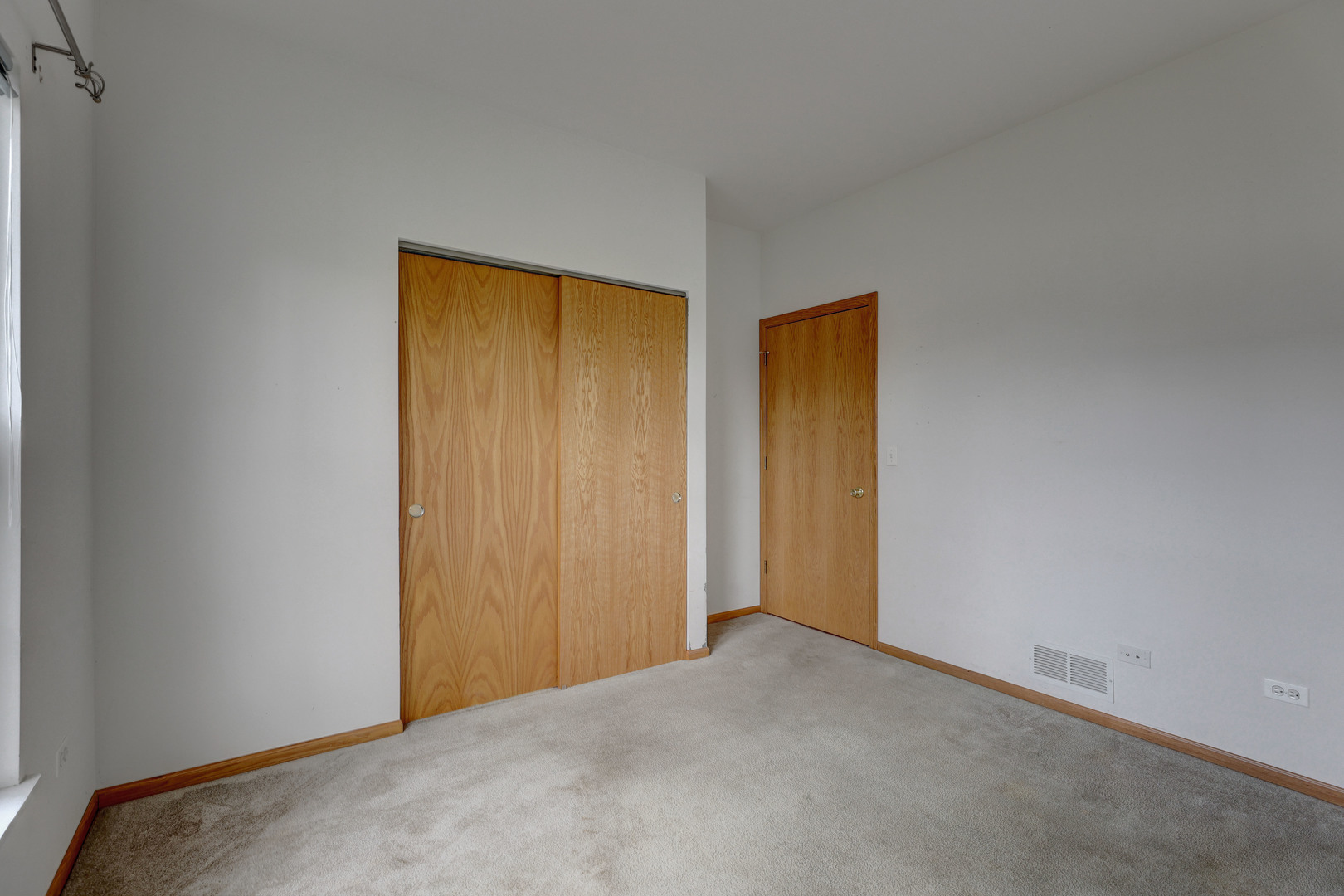 3206 Chestnut Drive McHenry, IL 60051 - Photo 23 of 30 a view of an empty room