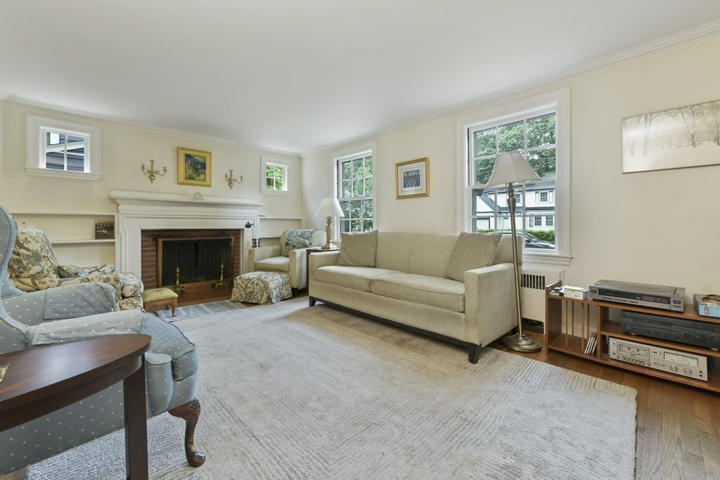 74 Payson Road Chestnut Hill, MA 02467 - Photo 3 of 26 Gallery Image 3