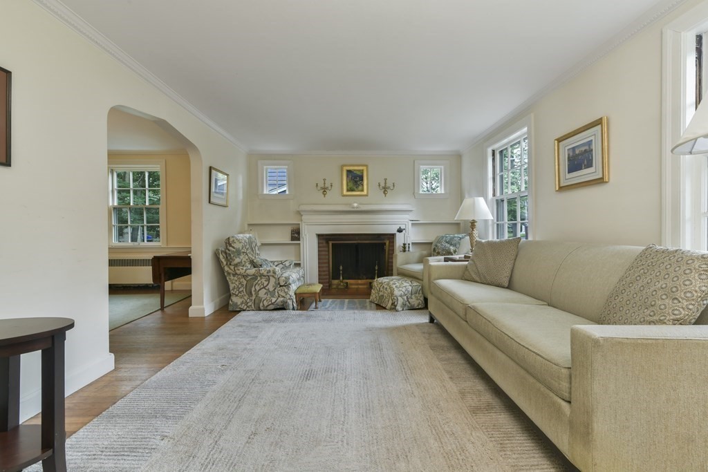 74 Payson Road Chestnut Hill, MA 02467 - Photo 4 of 26 Gallery Image 4