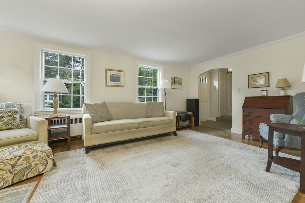 74 Payson Road Chestnut Hill, MA 02467 - Photo 5 of 26 Gallery Image 5
