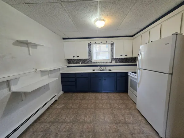 $300,000 | 1221 South 15th Street, Grand Forks, ND 58201
