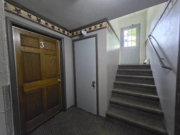 $300,000 | 1221 South 15th Street, Grand Forks, ND 58201