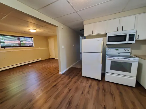 $300,000 | 1221 South 15th Street, Grand Forks, ND 58201