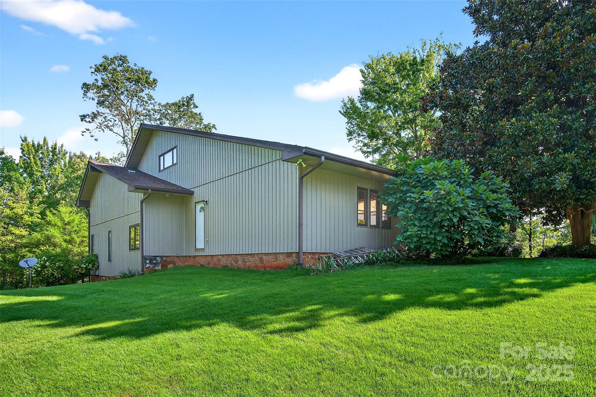 415 Reel Hollow Road Marion, NC 28752 - Photo 22 of 48