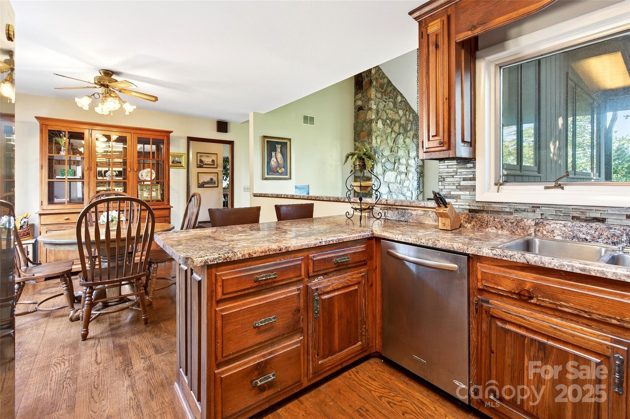 415 Reel Hollow Road Marion, NC 28752 - Photo 9 of 48