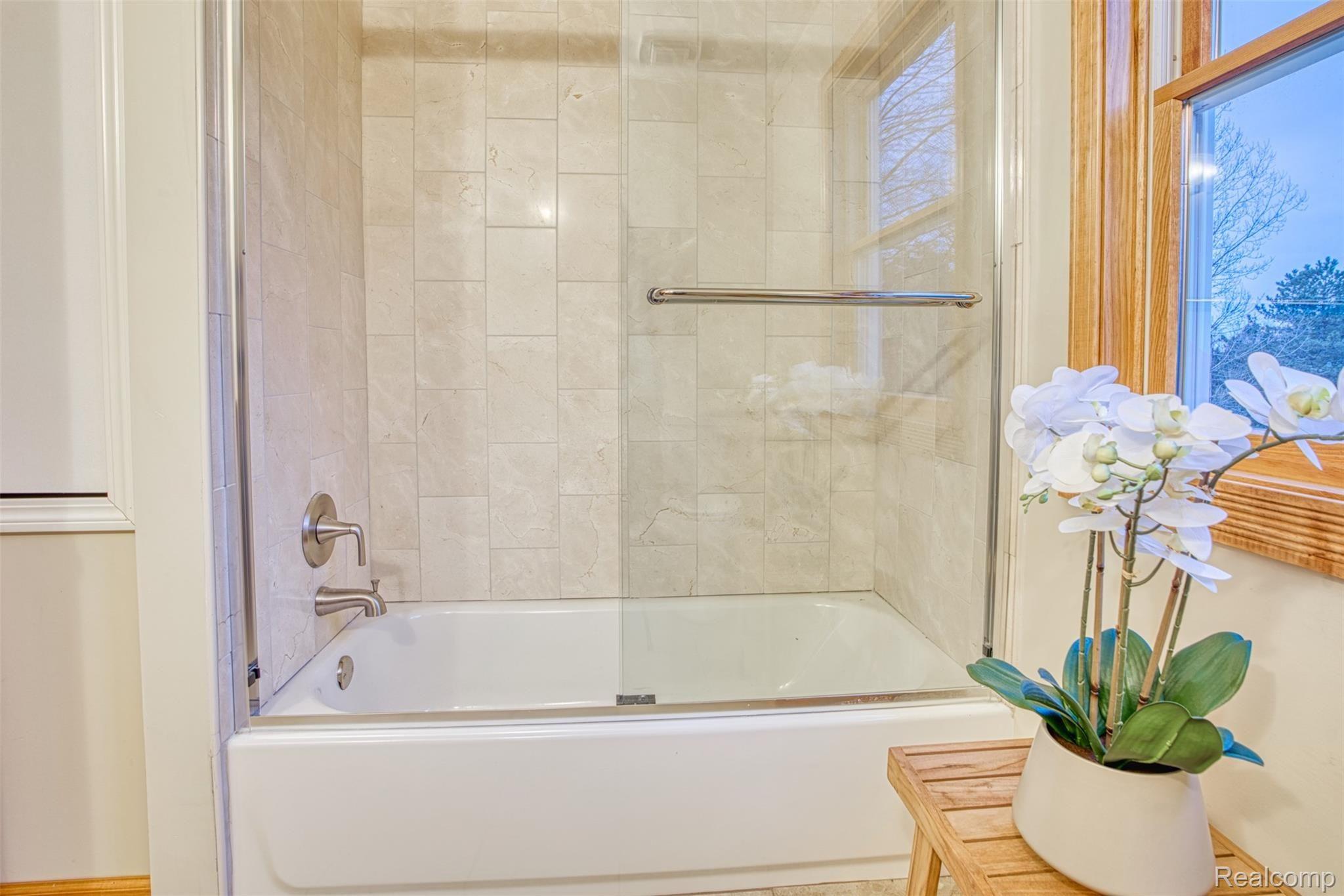 1550 Woodhaven Road Howell, MI 48855 - Photo 16 of 38 DSC01010_16.jpg