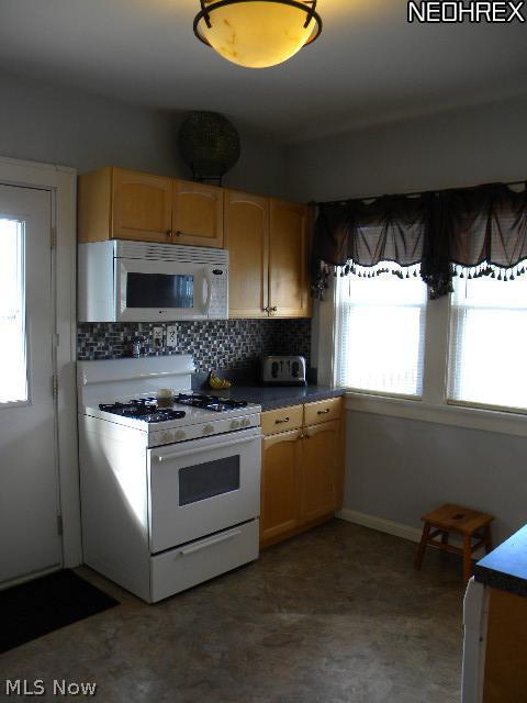6134 Kelsey Road Parma, OH 44129 - Photo 3 of 25
