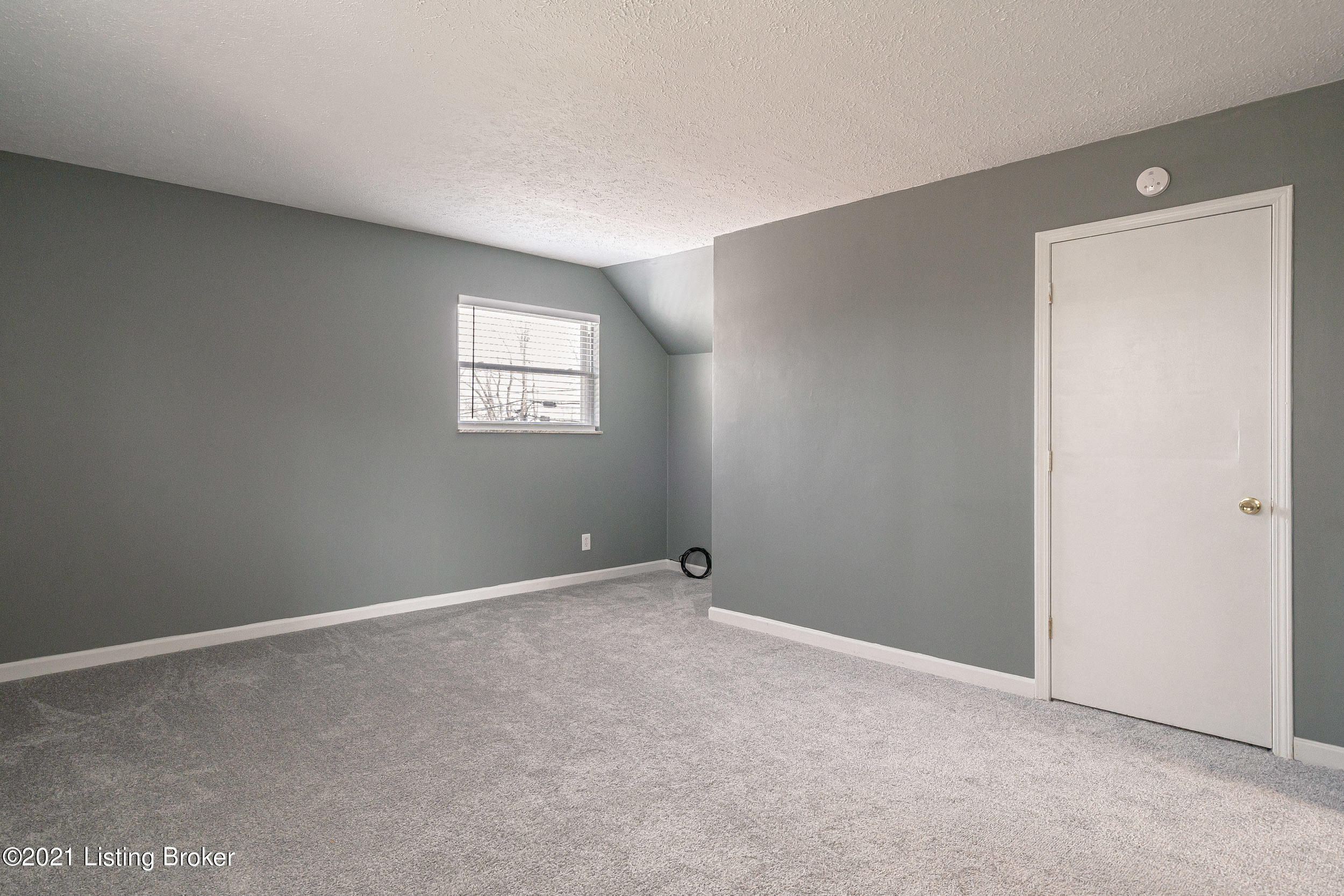 4808 Valla Road Louisville, KY 40213 - Photo 37 of 46 4808 Valla Road-37