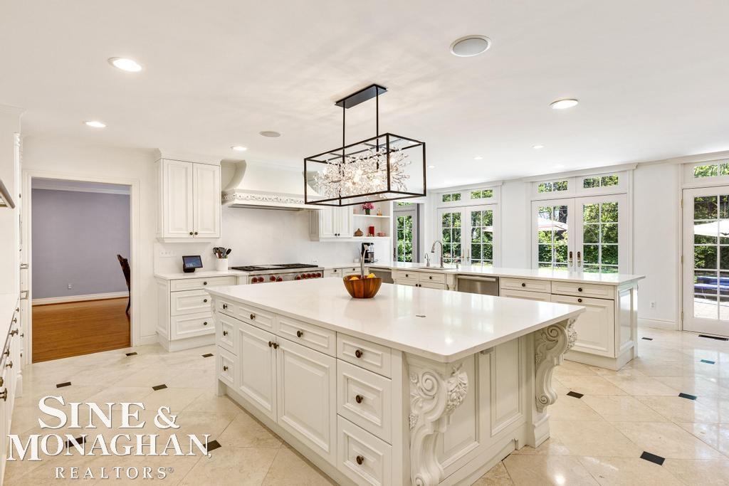 166 Touraine Road Grosse Pointe, MI 48236 - Photo 11 of 80 50112962-10.JPG