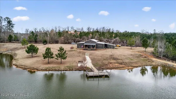 $395,000 | 334 West Of Co Road, Quitman, MS 39355