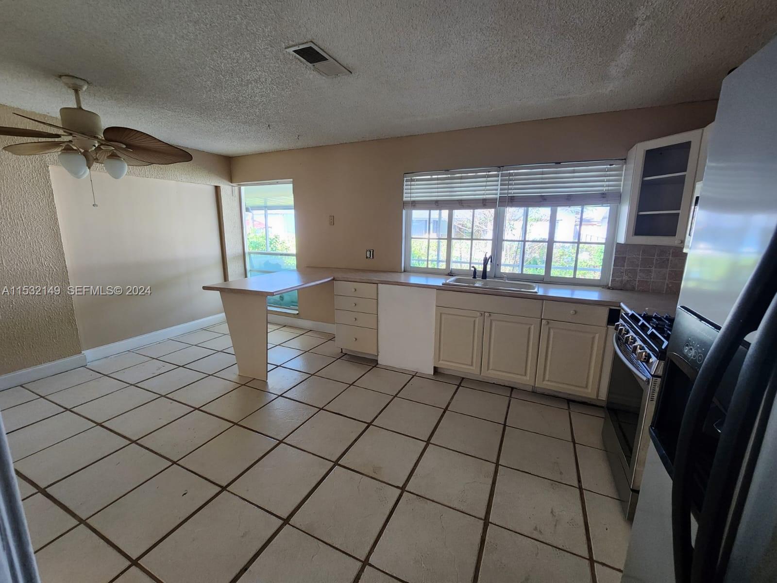 10551 Sunset Strip Sunrise, FL 33322 - Photo 11 of 28