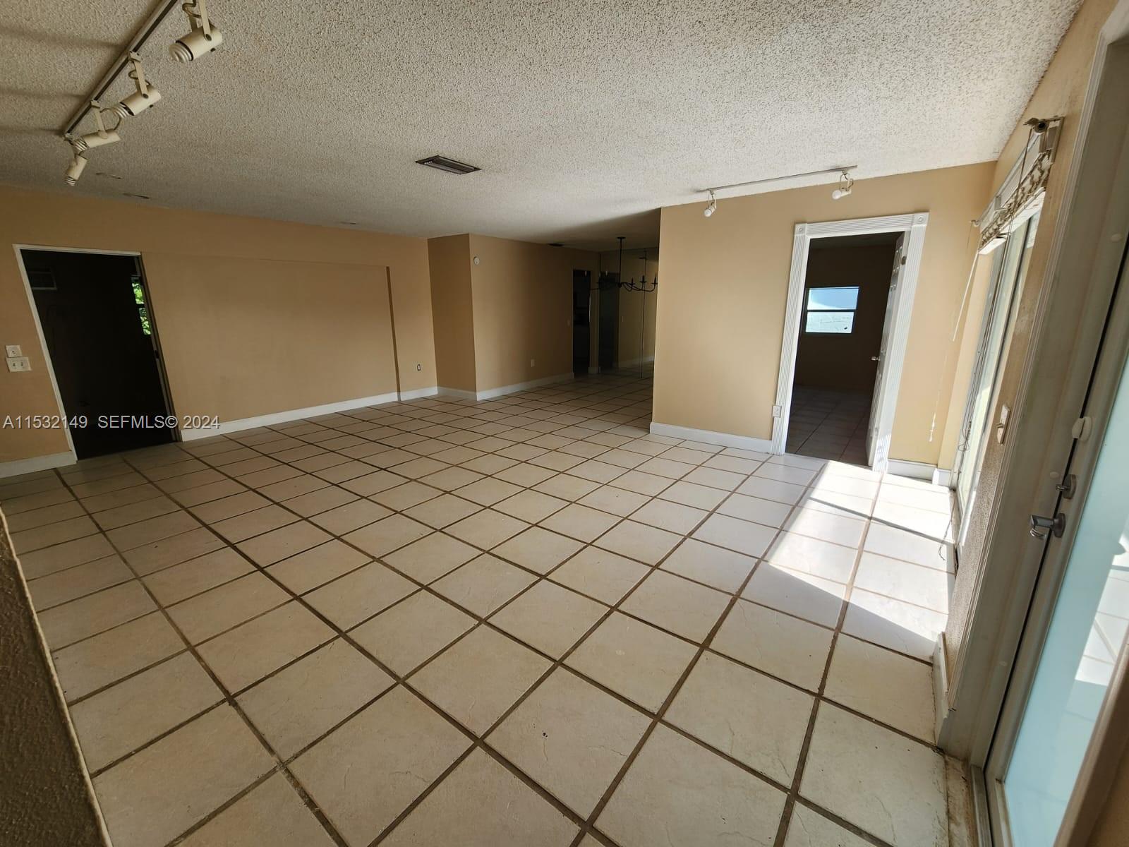 10551 Sunset Strip Sunrise, FL 33322 - Photo 12 of 28