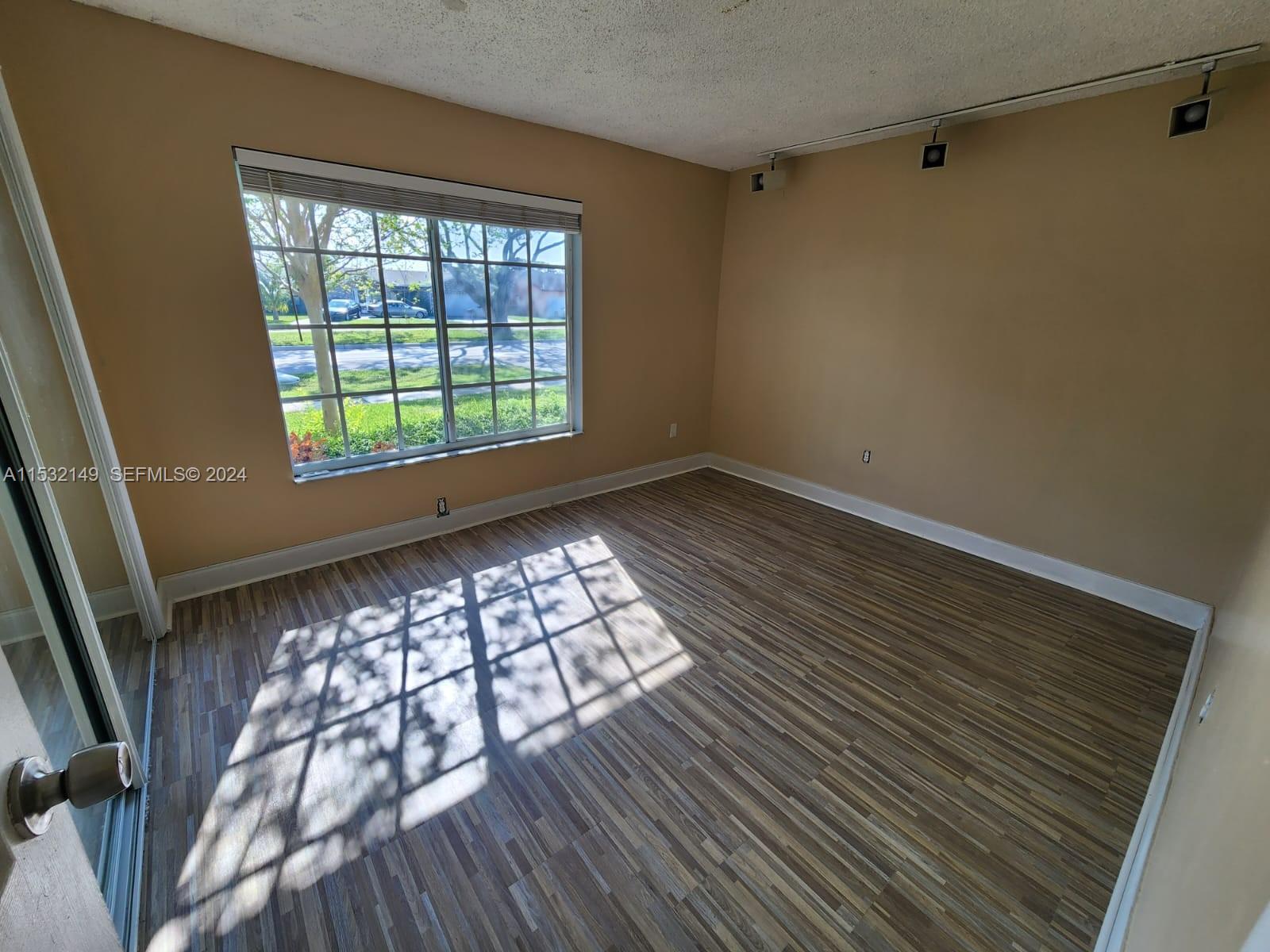 10551 Sunset Strip Sunrise, FL 33322 - Photo 7 of 28