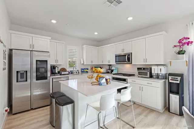 $850,000 | 6068 Oak Leaf Place, Rohnert Park, CA 94928