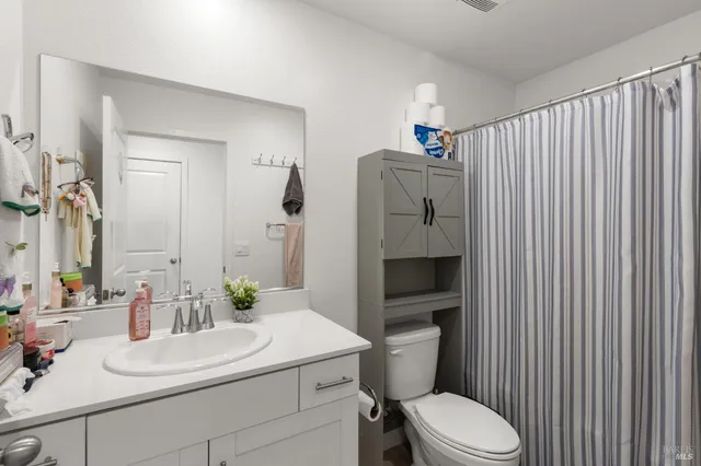 $850,000 | 6068 Oak Leaf Place, Rohnert Park, CA 94928