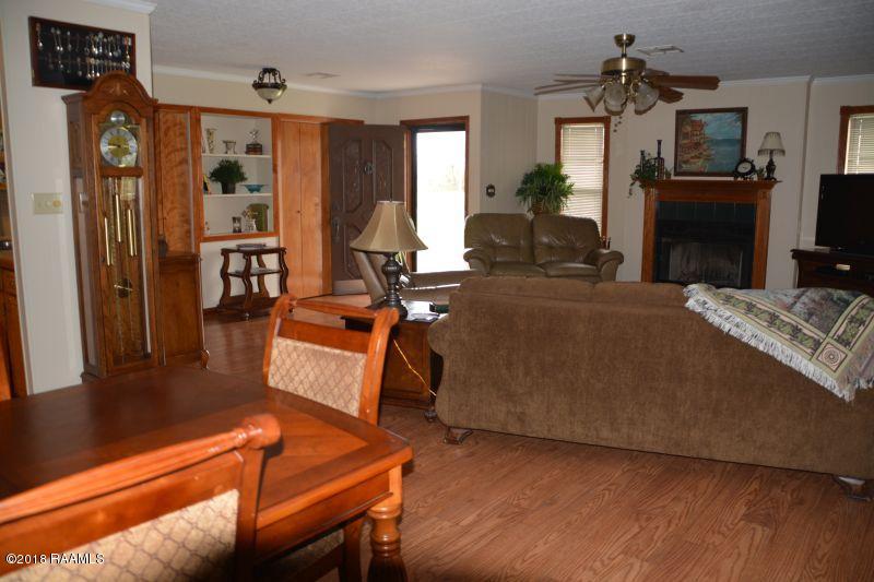7210 Plum Road Erath, LA 70533 - Photo 5 of 13 Living room and foyer area