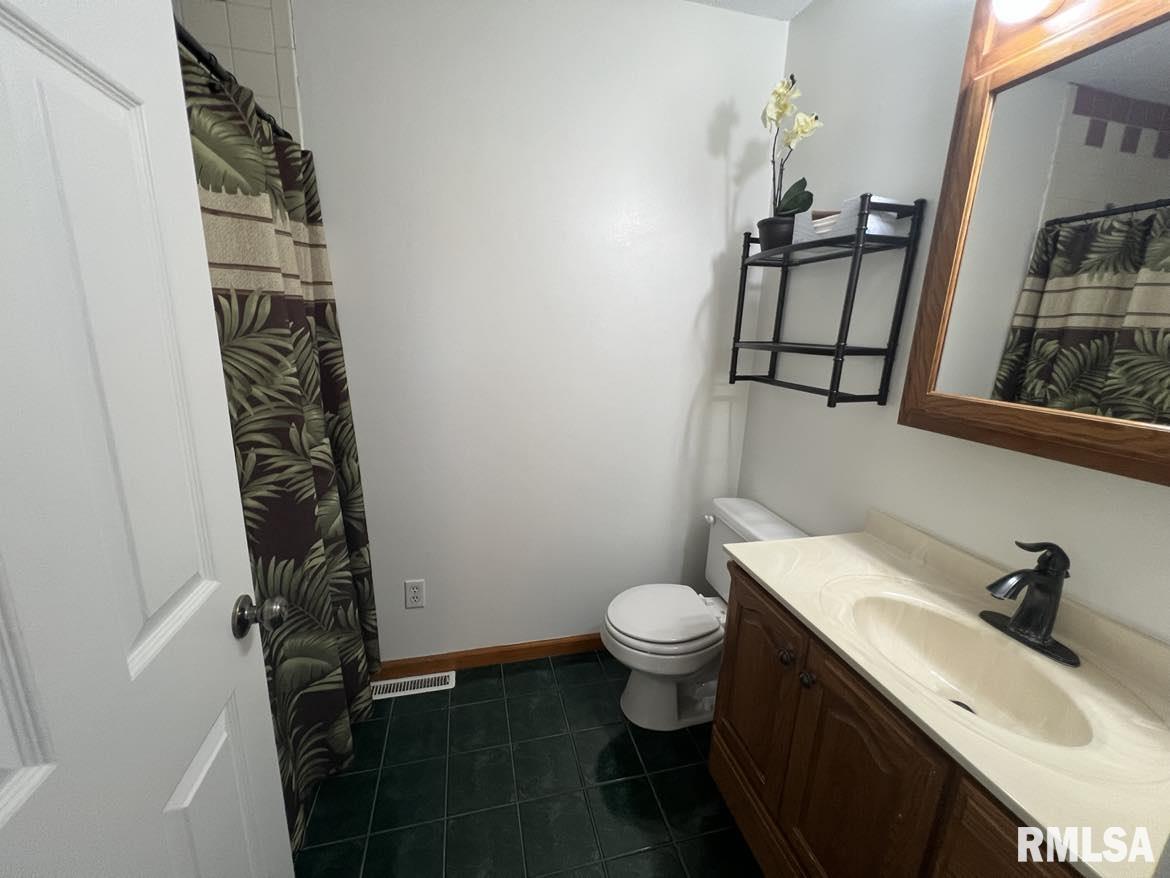 1295 China Road Macomb, IL 61455 - Photo 24 of 34 Gallery Image 24