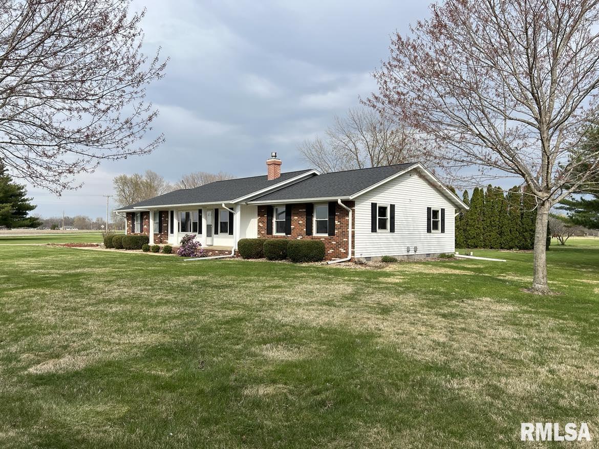 1295 China Road Macomb, IL 61455 - Photo 3 of 34 Gallery Image 3