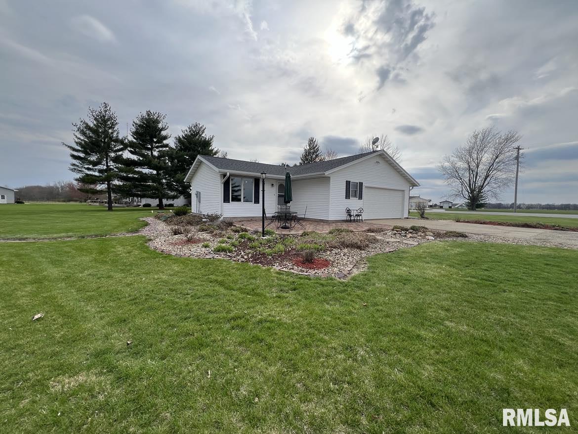 1295 China Road Macomb, IL 61455 - Photo 5 of 34 Gallery Image 5