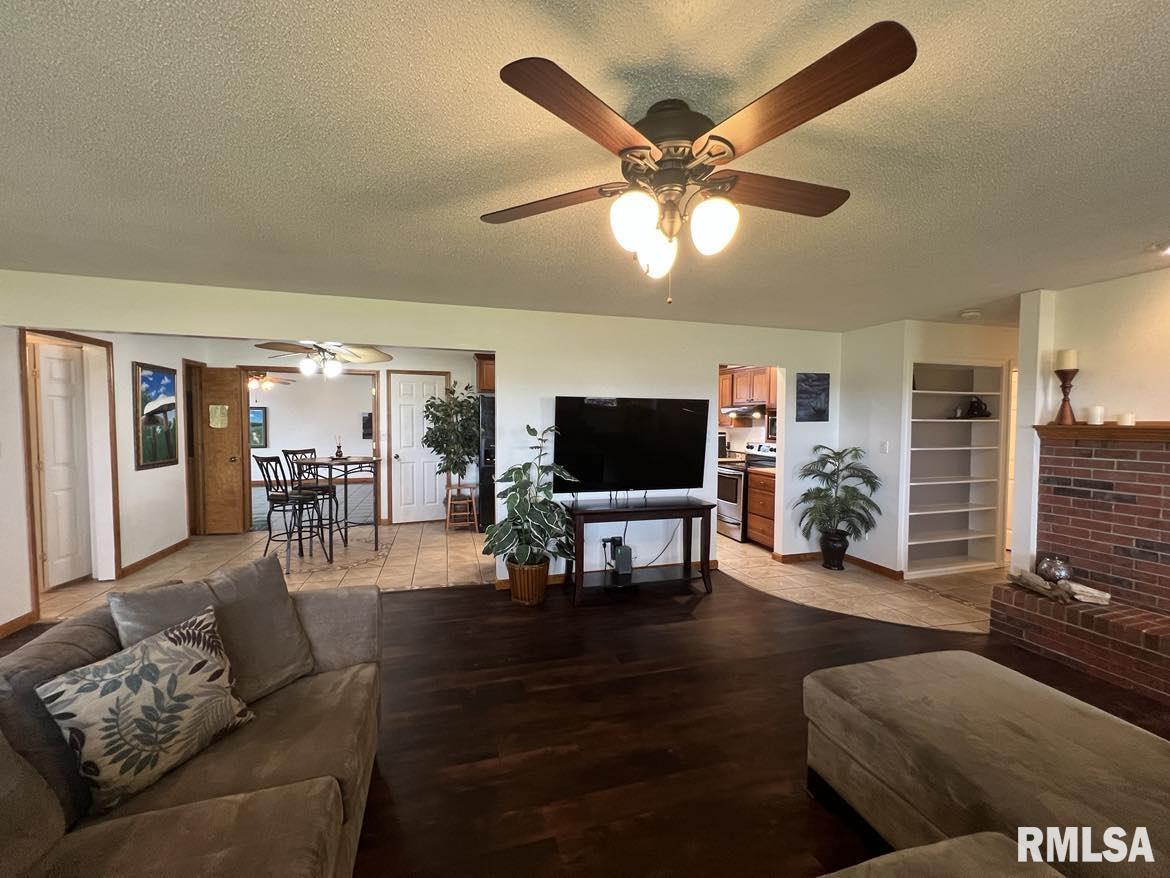 1295 China Road Macomb, IL 61455 - Photo 8 of 34 Gallery Image 8