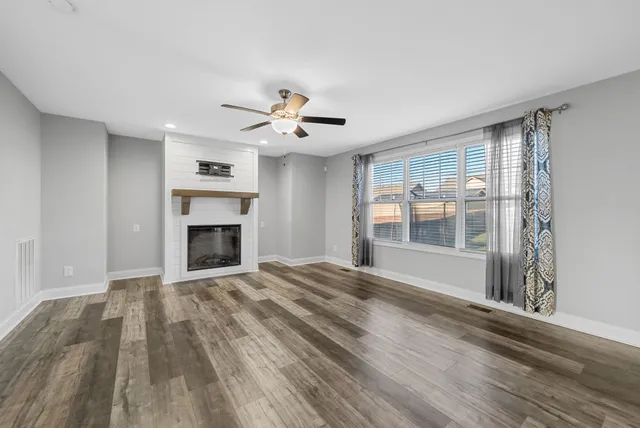 $2,100 | 1184 Elizabeth Lane, Clarksville, TN 37042