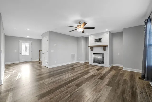 $2,100 | 1184 Elizabeth Lane, Clarksville, TN 37042