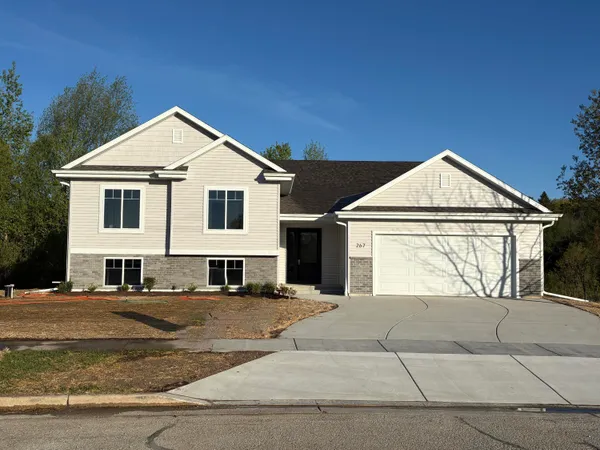 $479,900 | 267 Cardinal Drive, Sullivan, WI 53178