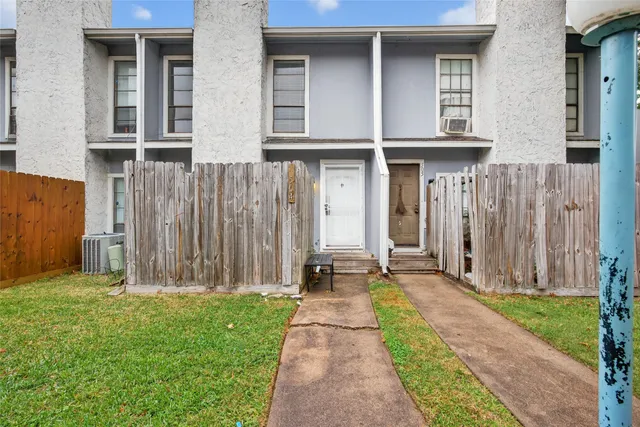 $745 | 9550 Deering Drive, Unit 504, Houston, TX 77036