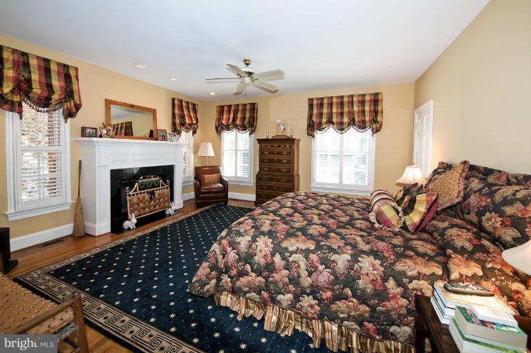 1626 Foxhall Road Northwest Washington, DC 20007 - Photo 5 of 21 a bedroom with bed and window