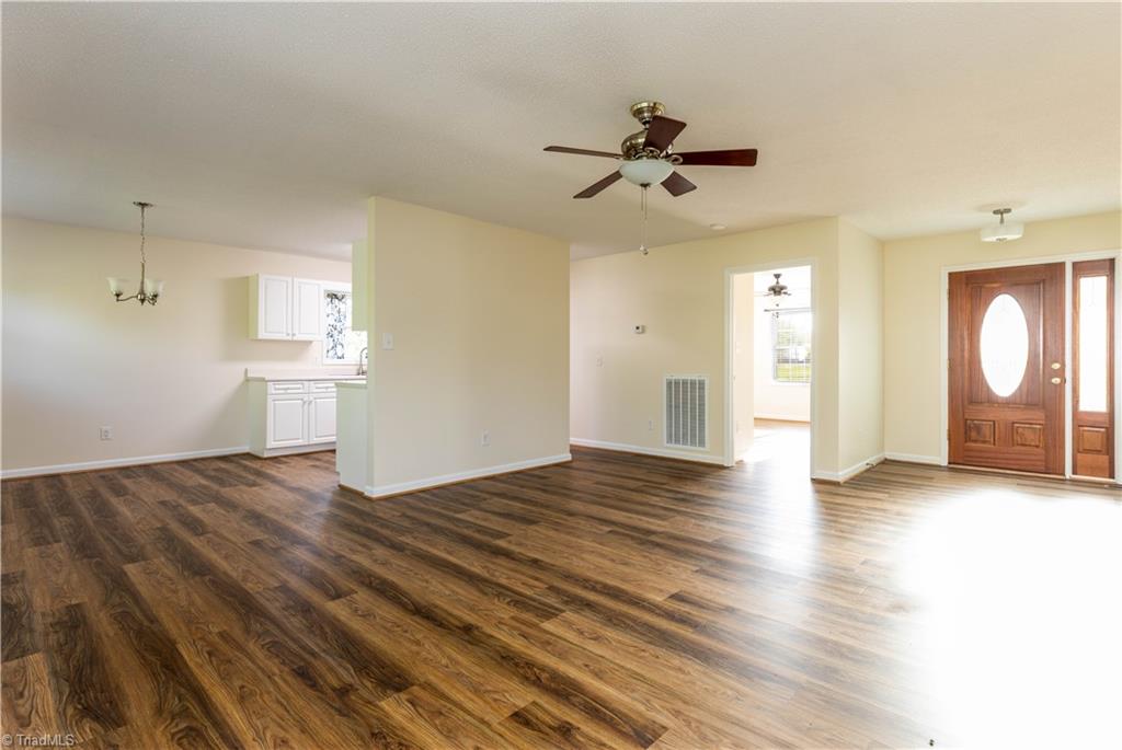 3460 Cunningham Road Thomasville, NC 27360 - Photo 3 of 18