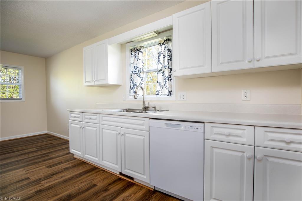 3460 Cunningham Road Thomasville, NC 27360 - Photo 4 of 18