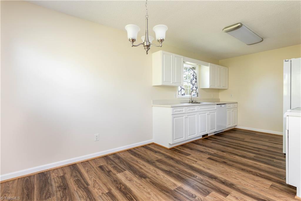 3460 Cunningham Road Thomasville, NC 27360 - Photo 7 of 18