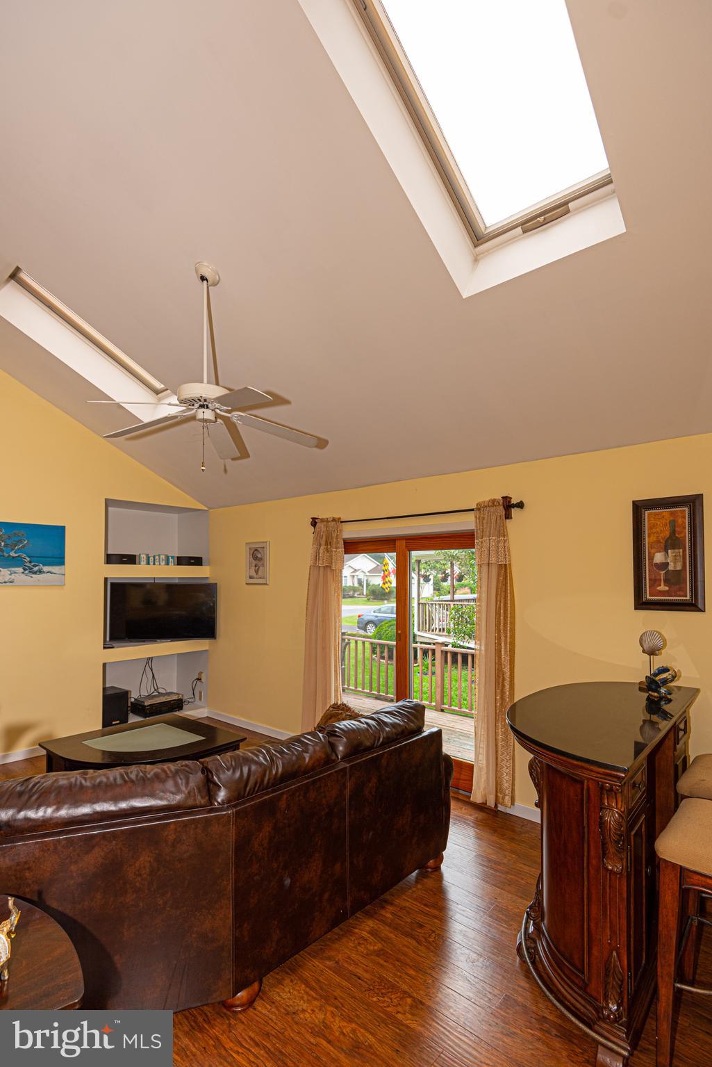 14 Bridgewater Road Berlin, MD 21811 - Photo 10 of 58 Great Room has lots of natural sun light!