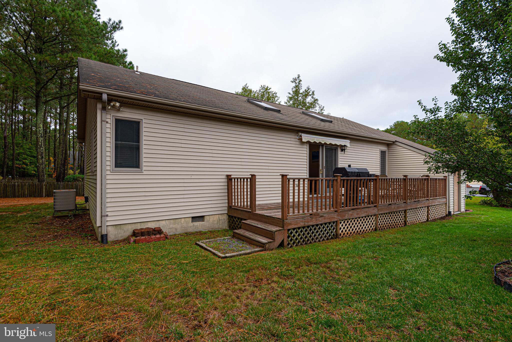 14 Bridgewater Road Berlin, MD 21811 - Photo 39 of 58 Spacious Side Deck!