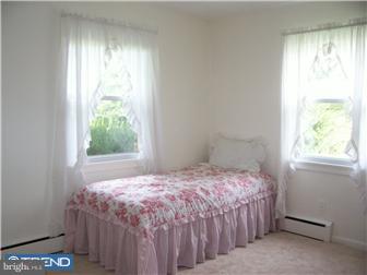 25 Linden Road Bordentown, NJ 08505 - Photo 7 of 8 Bedroom 2