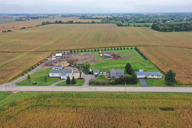 $595,000 | W8930 State Line Road, Sharon, WI 53585