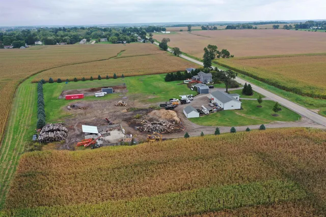 $595,000 | W8930 State Line Road, Sharon, WI 53585