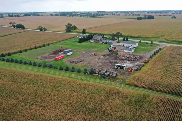 $595,000 | W8930 State Line Road, Sharon, WI 53585